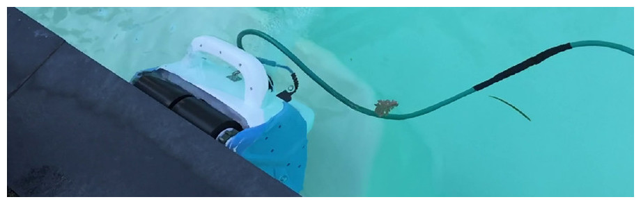 robot électrique poolbird pour piscines jusqu'à 20 m