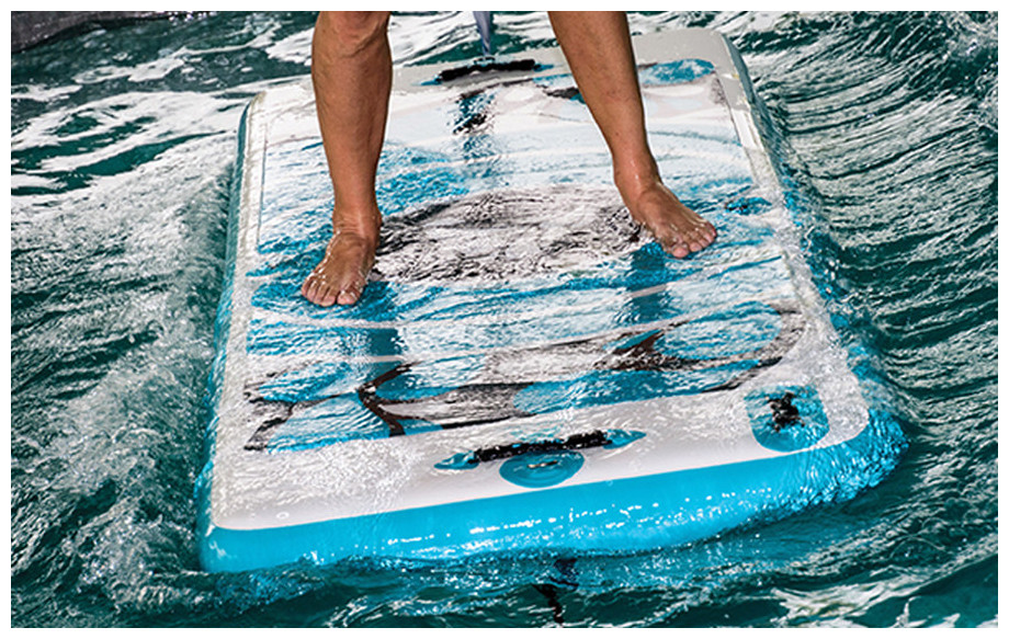 tapis flottant Aquafitmat pour piscine en situation