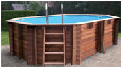 Équiper sa piscine hors sol d'un escalier en bois