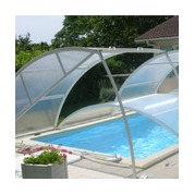 Abris piscine bas clair amovibles pose sur margelle