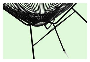 Détail de la structure en acier du fauteuil d'extérieur Désign noir en résine tendue