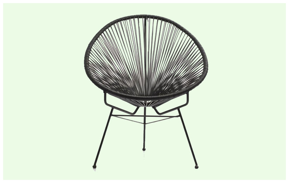Fauteuil d'extérieur design noir en résine tendue et acier noir en situation