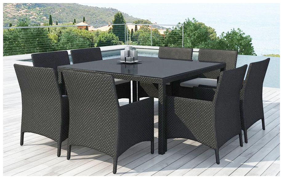 Table et chaises de jardin en résine tressée Delorm