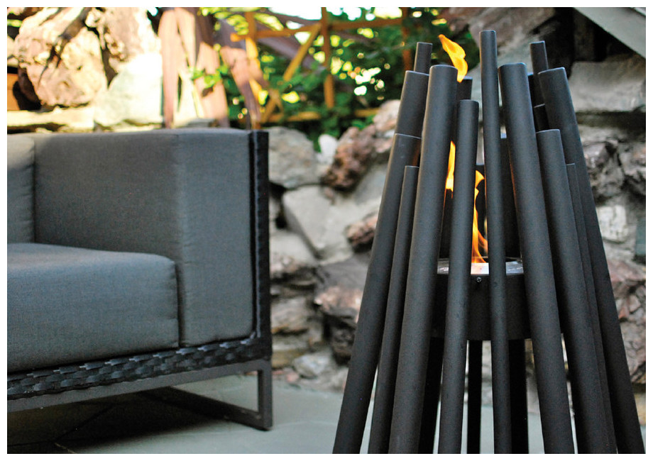 Stix - Cheminée de jardin noire - image principale