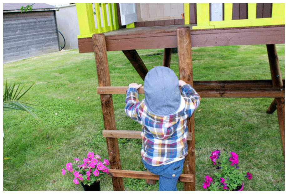 maisonnette dans les arbres pour enfants