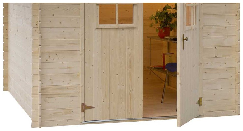 détail de la porte de l'abri en bois Leman 141 Luoman en situation