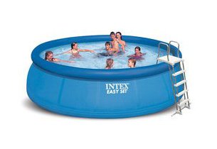 intex piscine hors-sol echelle amovible en situation