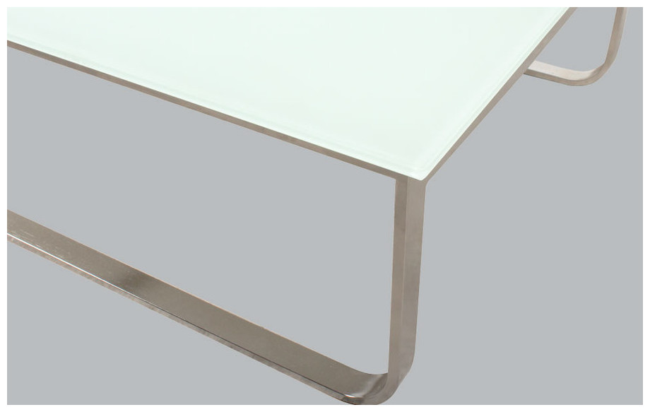 Détail table basse su salon de jardin bas d'extérieur en inox dépoli Venize taupe