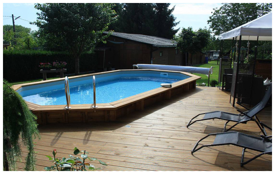 installation piscine bois octogonale allongée Woodfirst Original