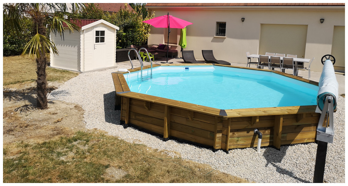 piscine bois octogonale woodfirst originale en situation