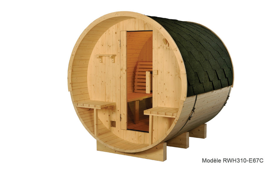 sauna vapeur en pin de forme de tonneau en situation