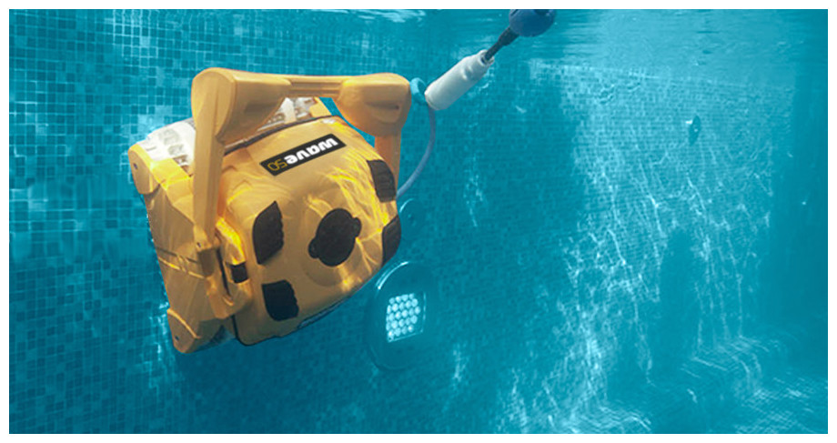 robot piscine dolphin wave 50 brosse combinée pour bassin 20m