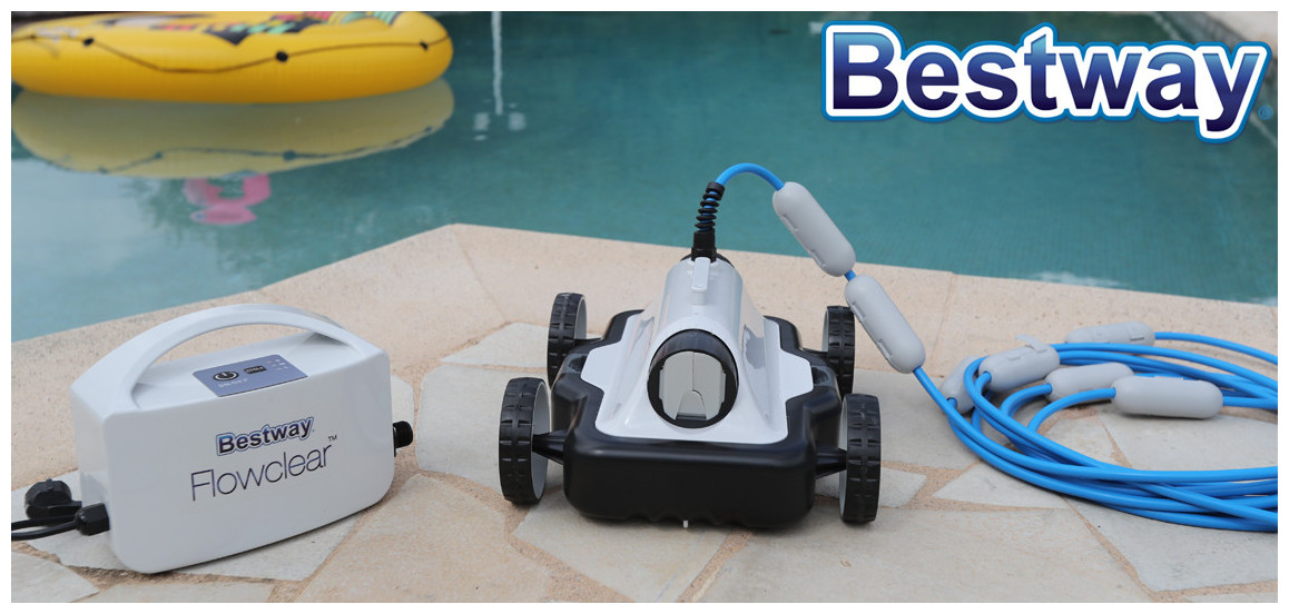 robot pour piscine à fond plat Mia bestway en situation