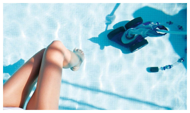 Robot pulseur pour piscine Polaris 3900 Sport - ambiance piscine