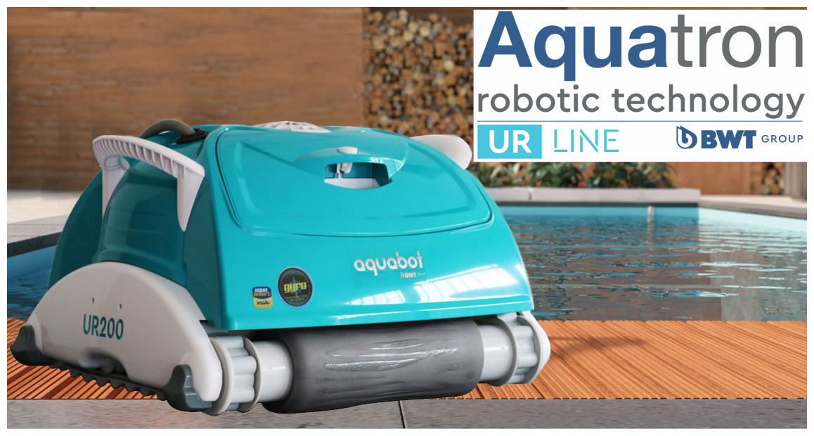 robot nettoyeur fond de piscine UR200 BWT en situation