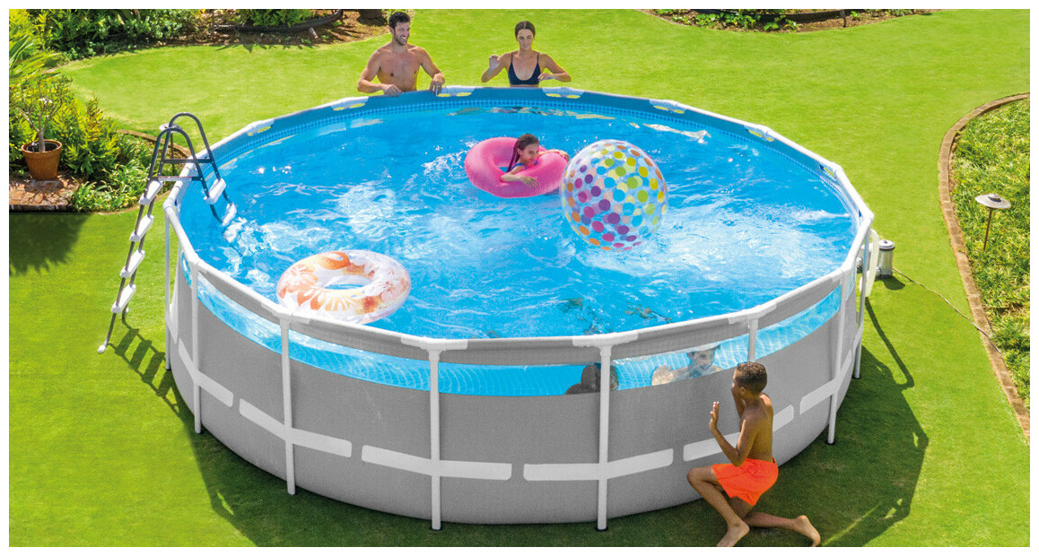 Piscine tubulaire ronde Intex Prism Frame Clear Window EN SITUATION