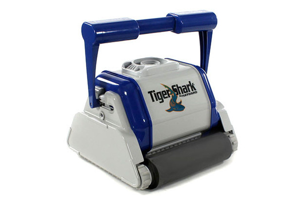 robot piscine tiger shark brosses mousse